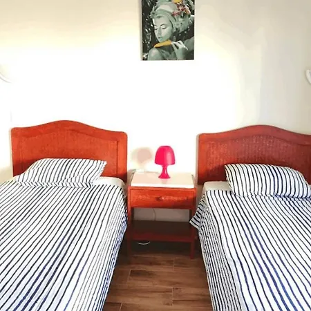 Apartamento Espacoso Perto Da Praia דירה